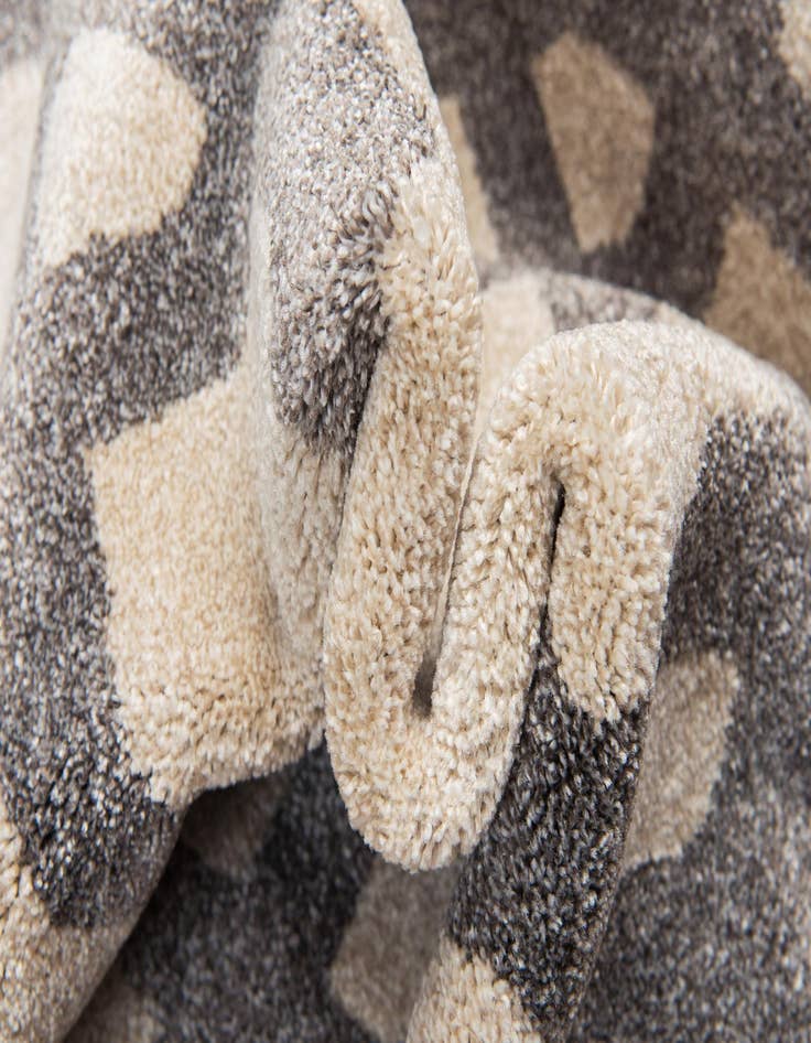 Detail image of 9' x 12' Lattice Rug