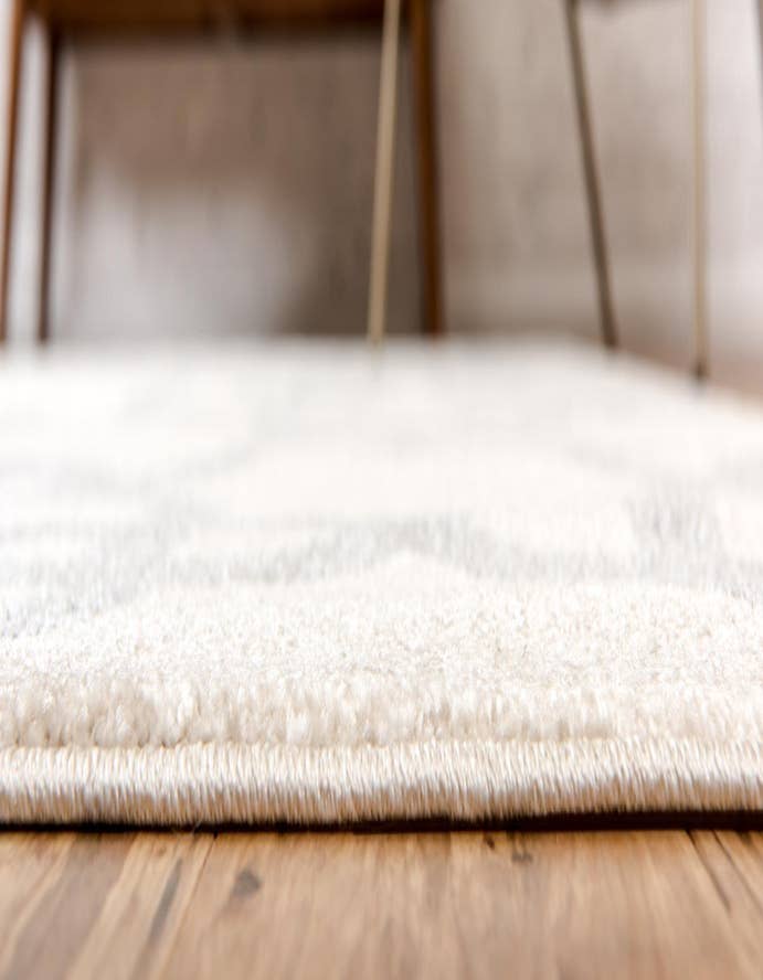 Detail image of 9' x 12' Lattice Rug