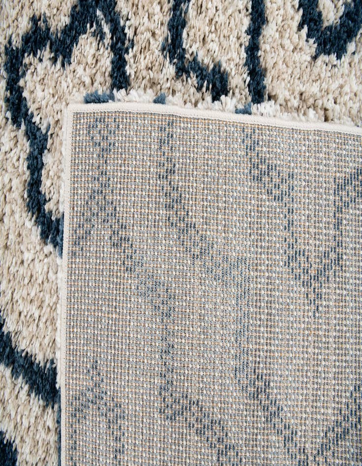 Detail image of 5' 3 x 7' 8 Lattice Shag Rug