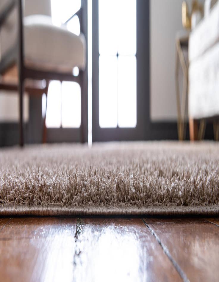 Detail image of 5' x 8' Lattice Shag Rug