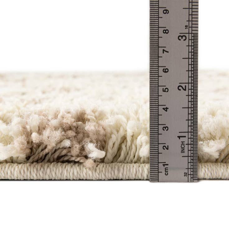 Detail image of 10' x 13' Lattice Shag Rug