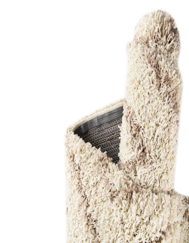 Detail image of 2' 2 x 3' Lattice Shag Rug