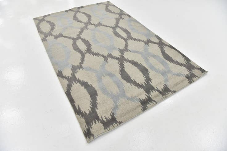 Detail image of 5' 2 x 8' Luna Wool Rug
