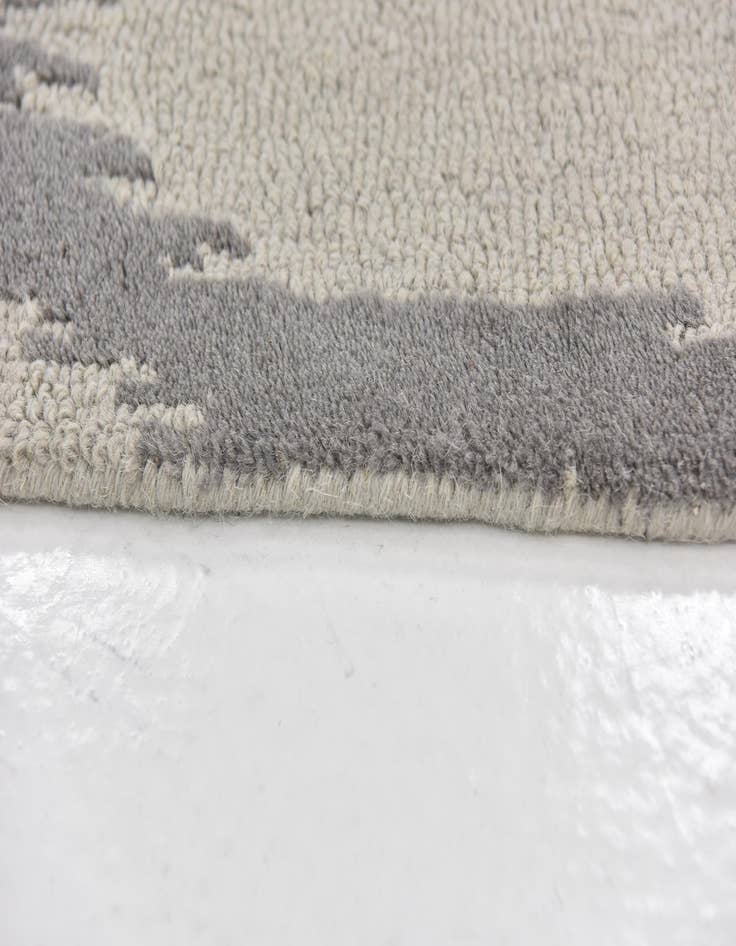 Detail image of 5' 2 x 8' Luna Wool Rug
