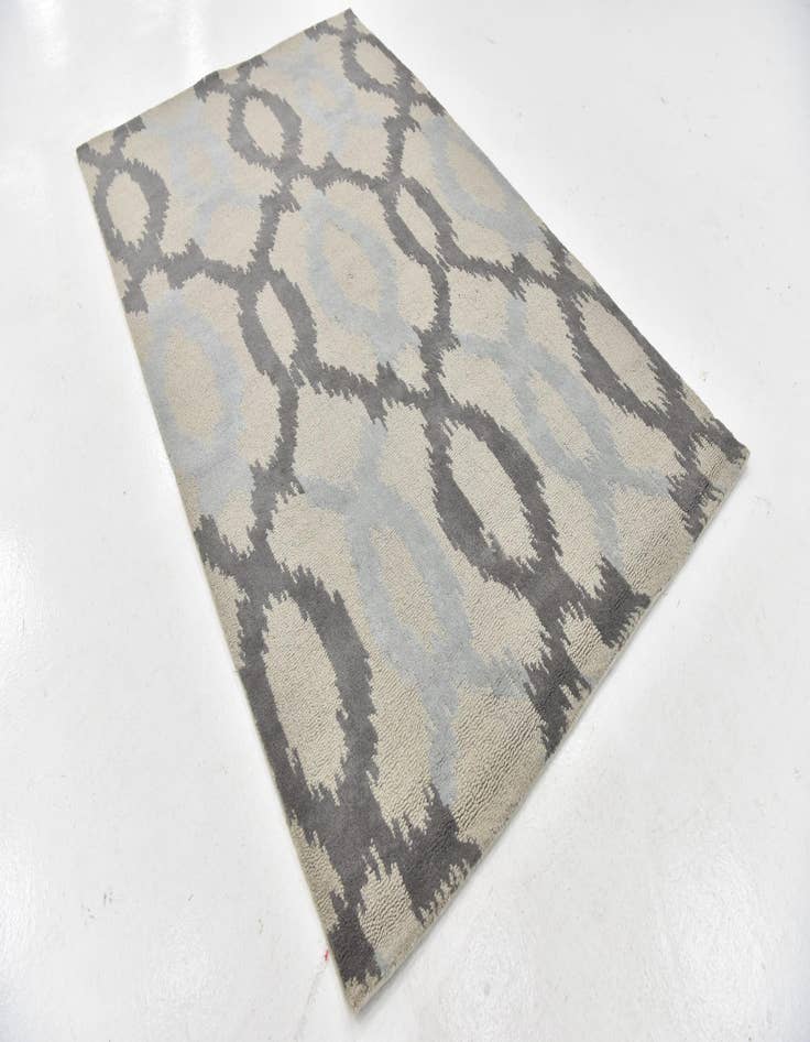 Detail image of 5' x 8' Luna Wool Rug