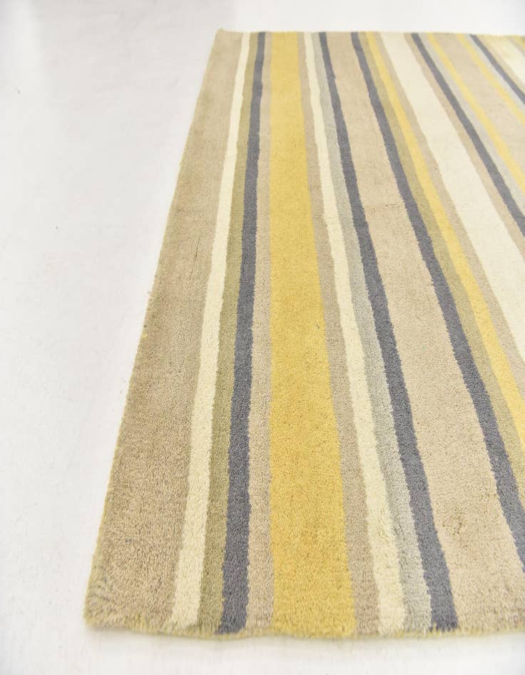 Detail image of 3' 10 x 5' 7 Luna Wool Rug