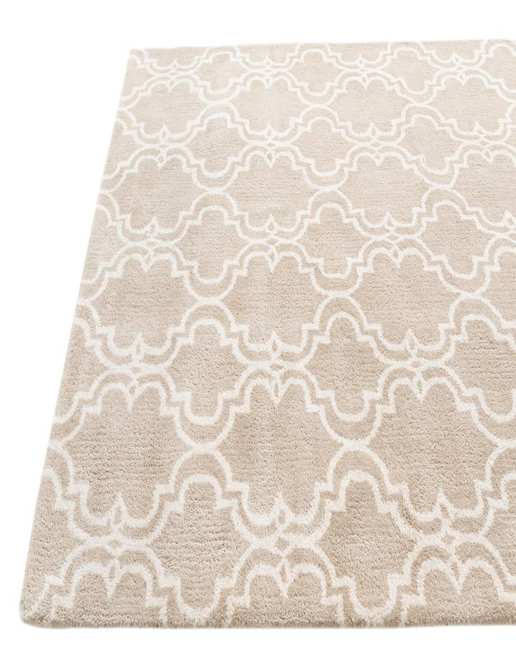 Detail image of 4' 10 x 7' 6 Luna Rug