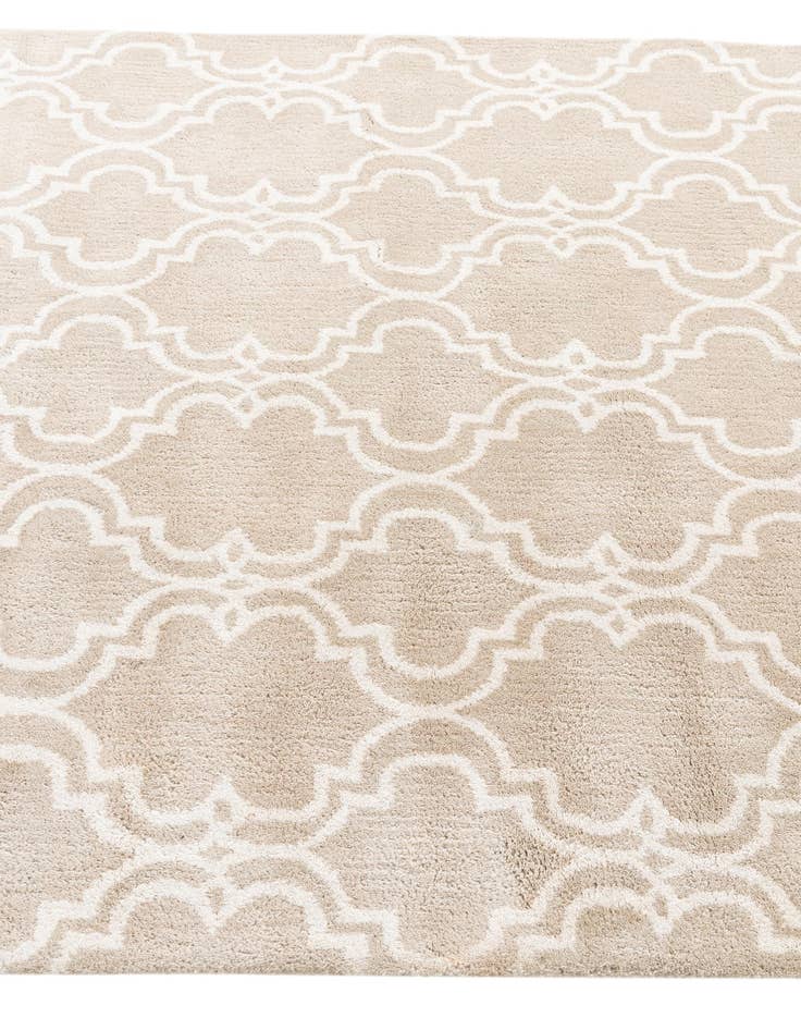 Detail image of 4' 10 x 7' 6 Luna Rug