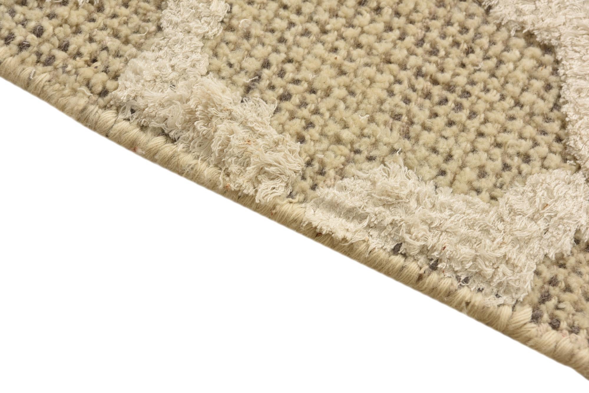 6' x 8' 9 Hand Knotted Luna Rug