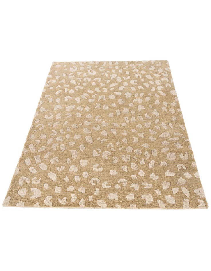 Detail image of 4' 4 x 5' 8 Luna Rug