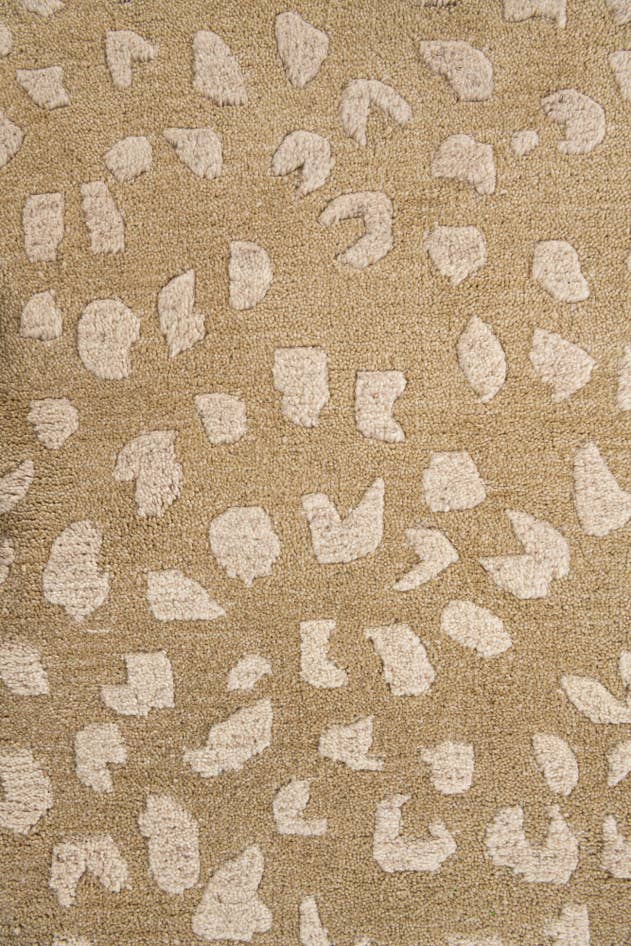 Detail image of 4' 4 x 5' 8 Luna Rug