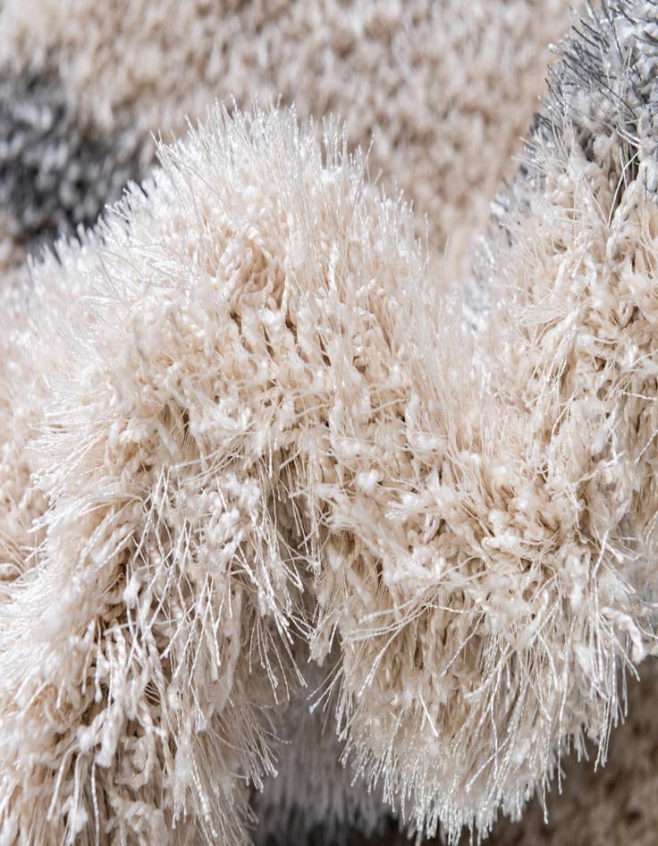 Detail image of 5' x 8' Luxury Trellis Shag Rug