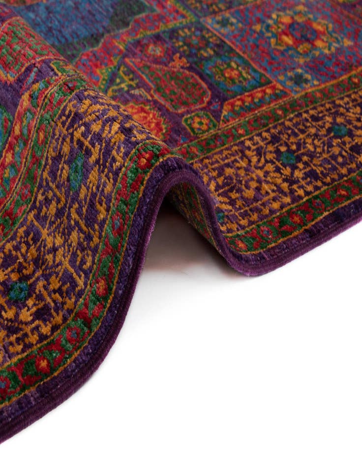 Detail image of 4' 1 x 5' 11 Mamluk Rug