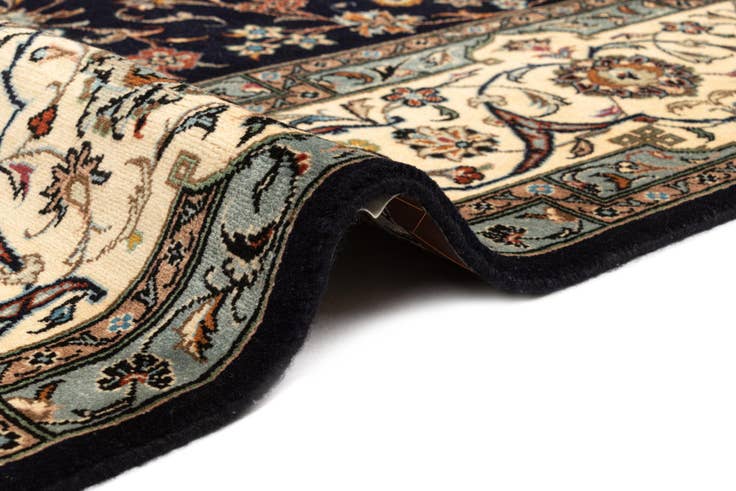 Detail image of 6' 7 x 9' 9 Mashad Wool Rug