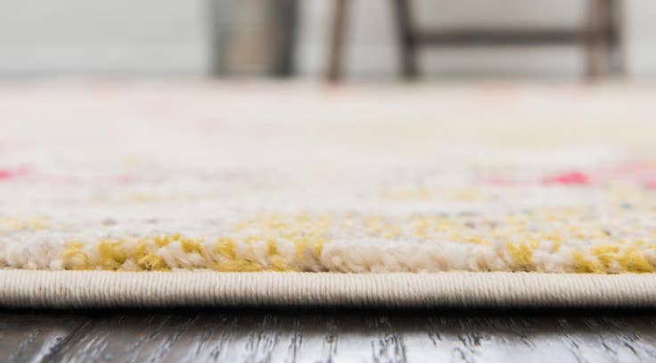 Detail image of 7' x 10' Washable Mesa Rug