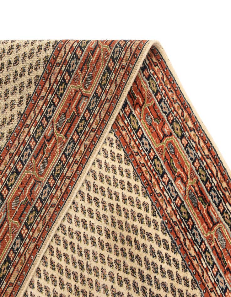 Detail image of 6' 6 x 9' 6 Mir Wool Rug