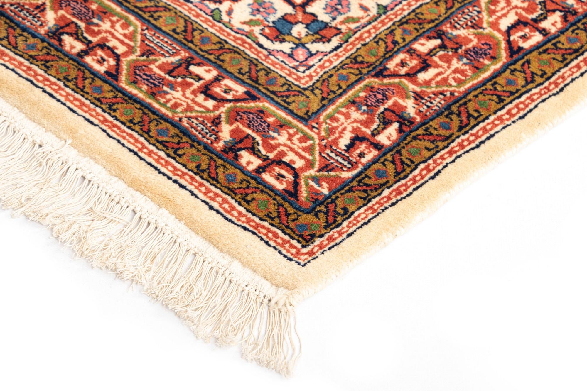 4' 6 x 6' 6 Mir Wool Rug