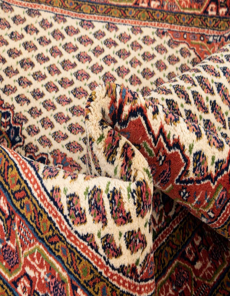 Detail image of 4' 6 x 6' 6 Mir Wool Rug
