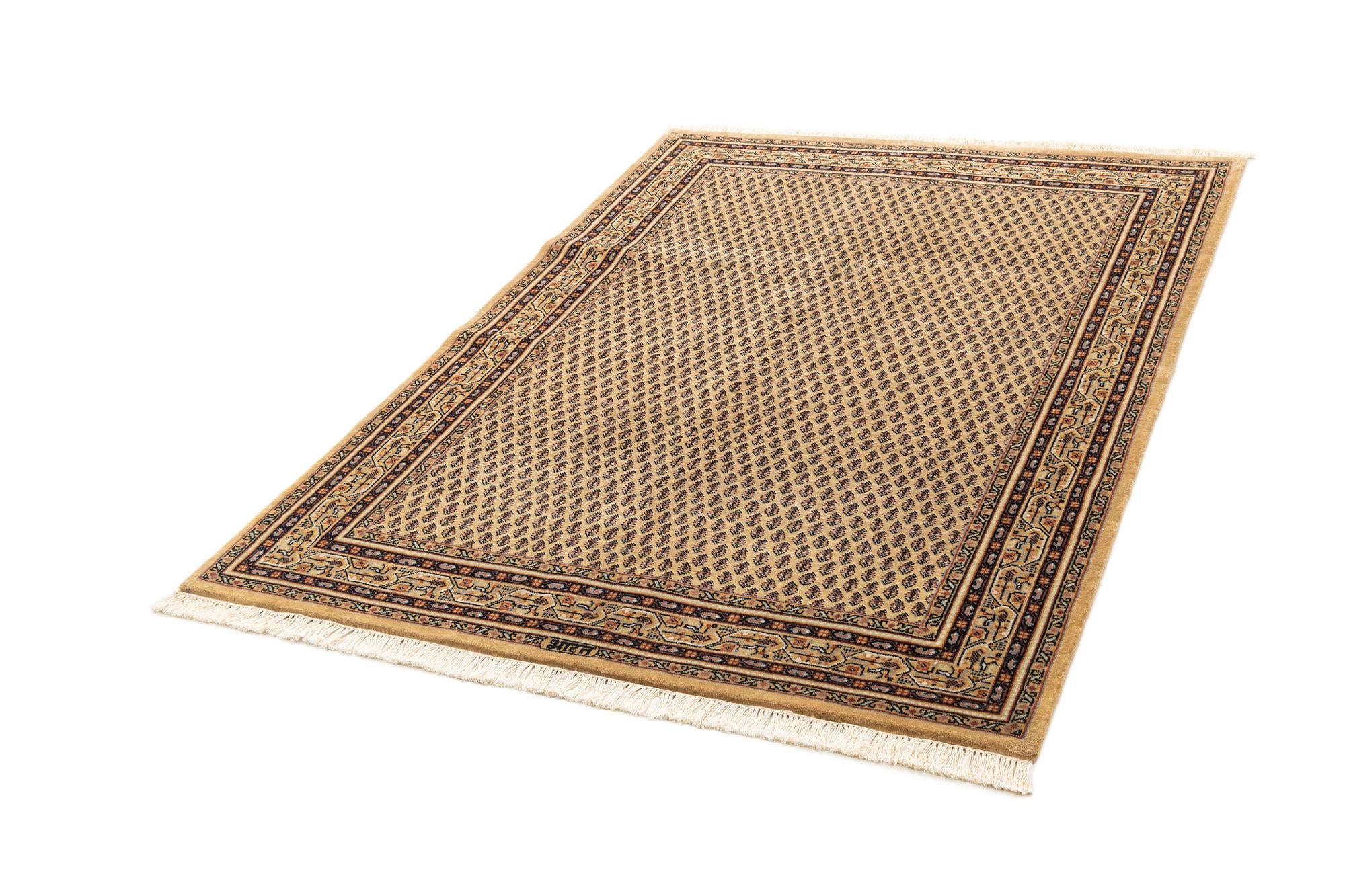 4' 7 x 6' 6 Hand Knotted Mir Wool Rug