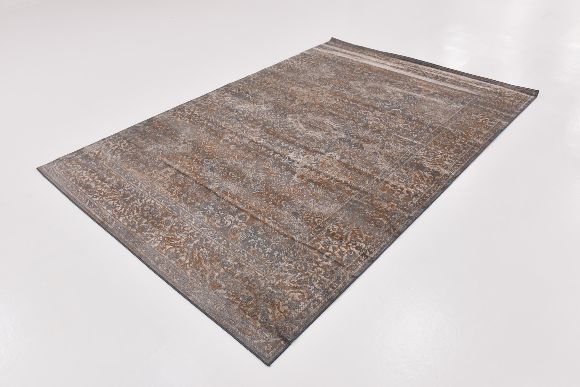 5' x 7' 6 Modern Classical Rug
