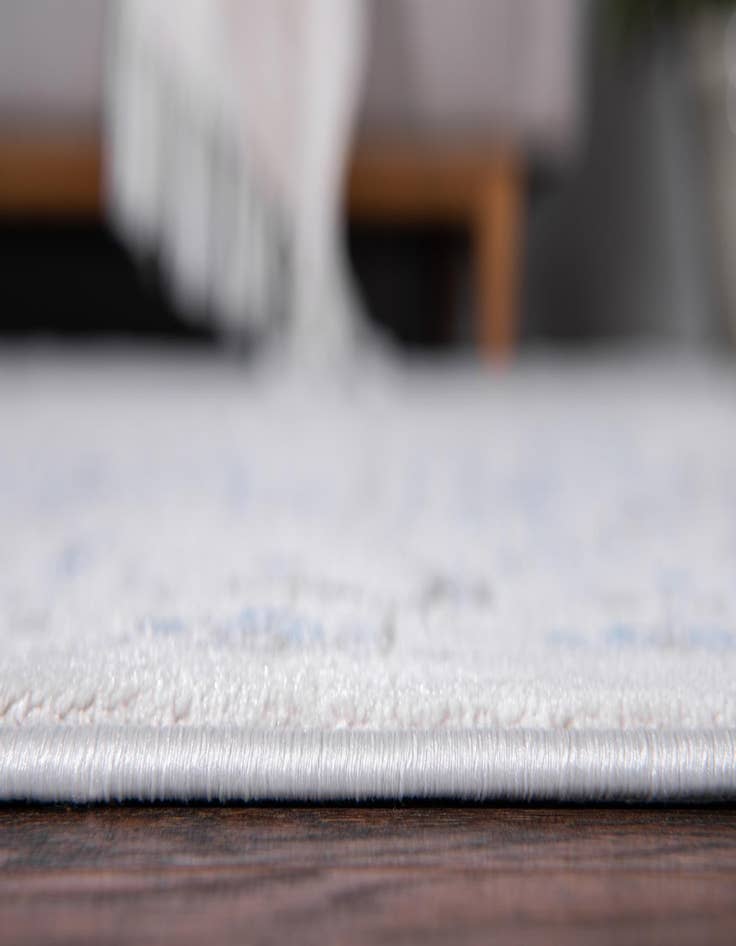 Detail image of 5' x 8' Modern Classical Rug