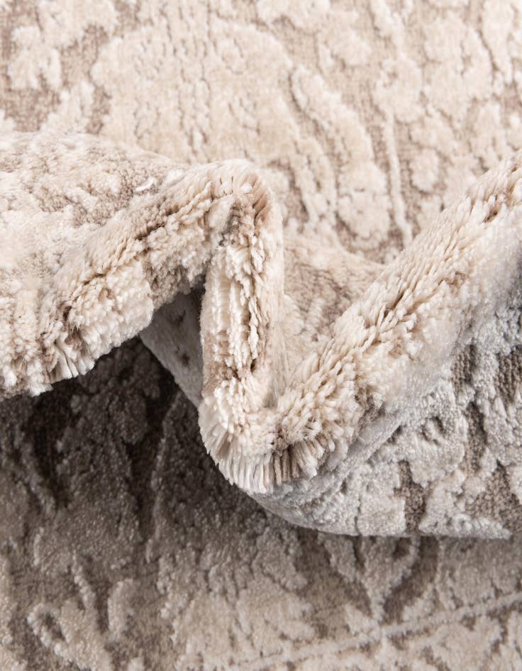 Detail image of 3' x 5' Modern Classical Rug