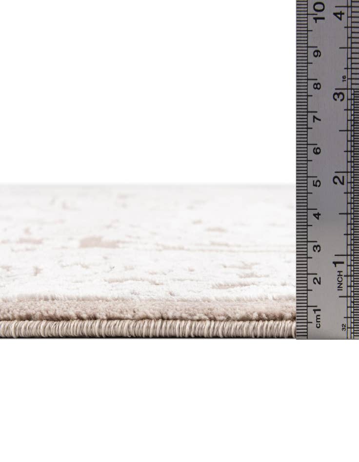 Detail image of 3' x 5' Modern Classical Rug