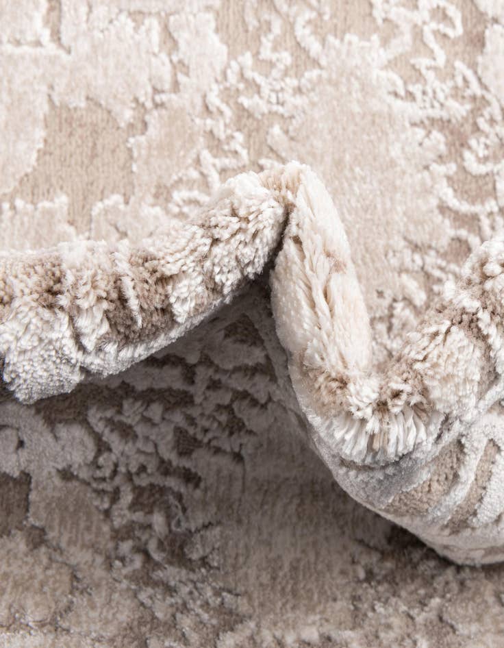 Detail image of 3' x 5' Modern Classical Rug