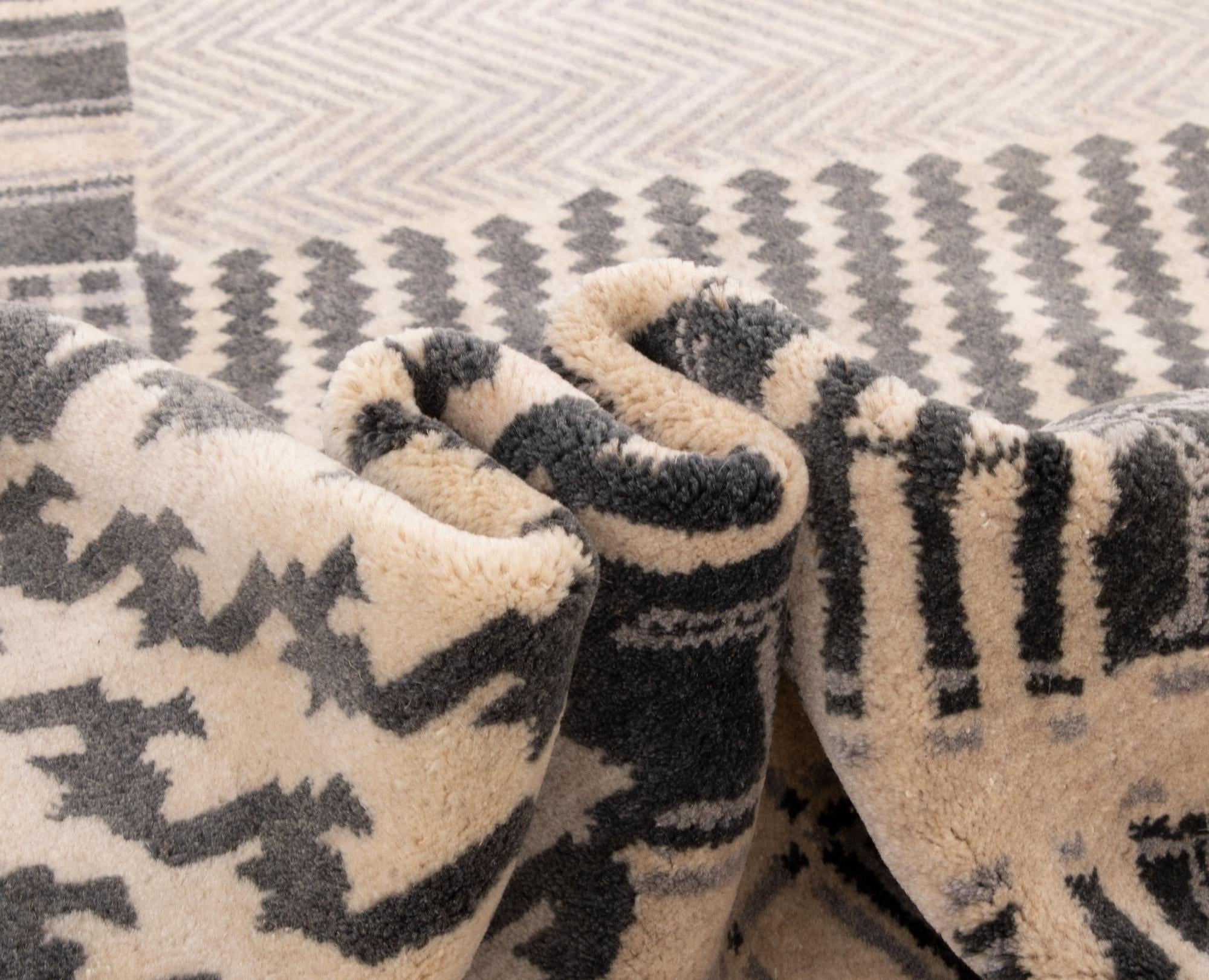 7' 9 x 9' 3 Modern Manshu Wool Rug