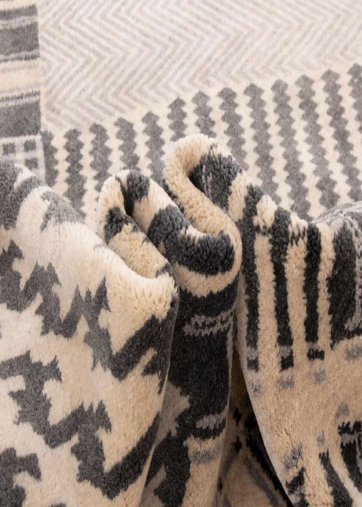 7' 9 x 9' 3 Modern Manshu Wool Rug