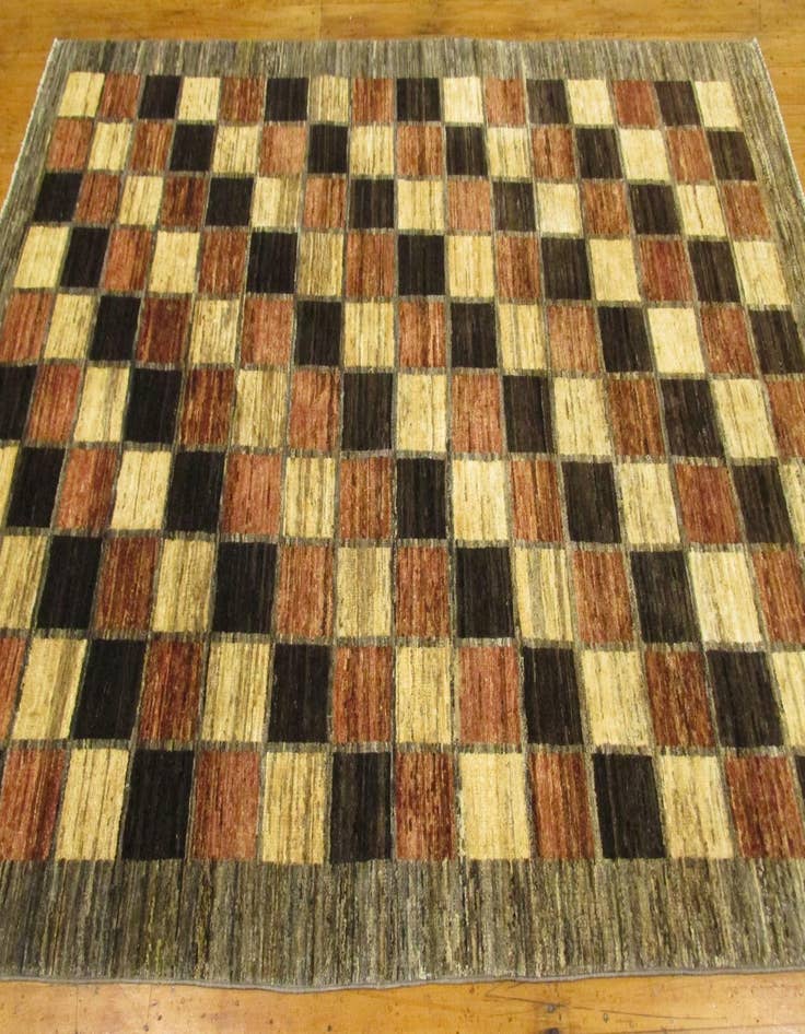 Detail image of 4' 7 x 6' 8  Hand Knotted Modern Ziegler Oriental Rug