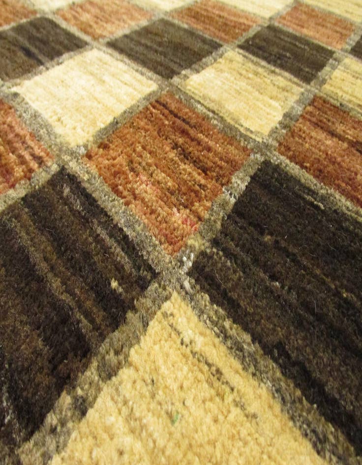 Detail image of 4' 7 x 6' 8  Hand Knotted Modern Ziegler Oriental Rug