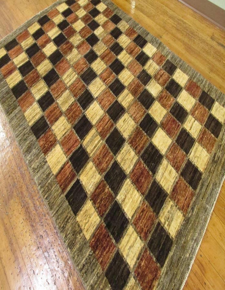 Detail image of 4' 7 x 6' 8  Hand Knotted Modern Ziegler Oriental Rug