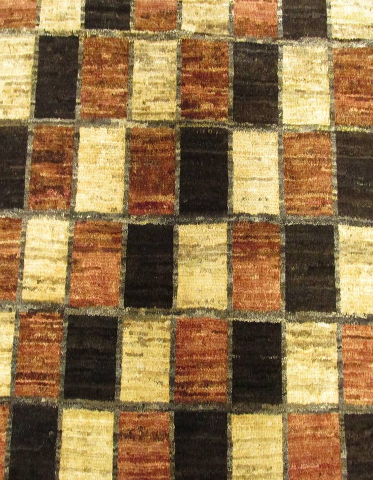 Detail image of 4' 7 x 6' 8 Hand Knotted Modern Ziegler Oriental Rug