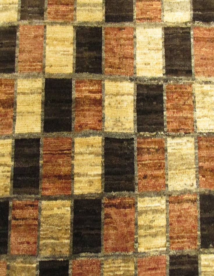 Detail image of 4' 7 x 6' 8  Hand Knotted Modern Ziegler Oriental Rug