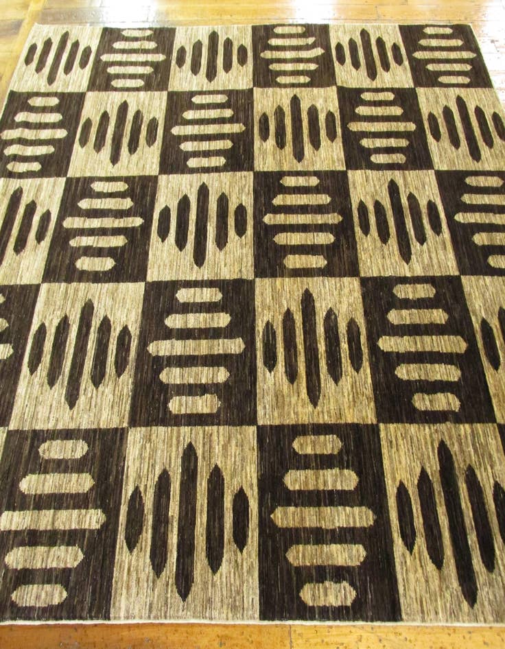 Detail image of 5' 8 x 7' 11  Hand Knotted Modern Ziegler Oriental Rug