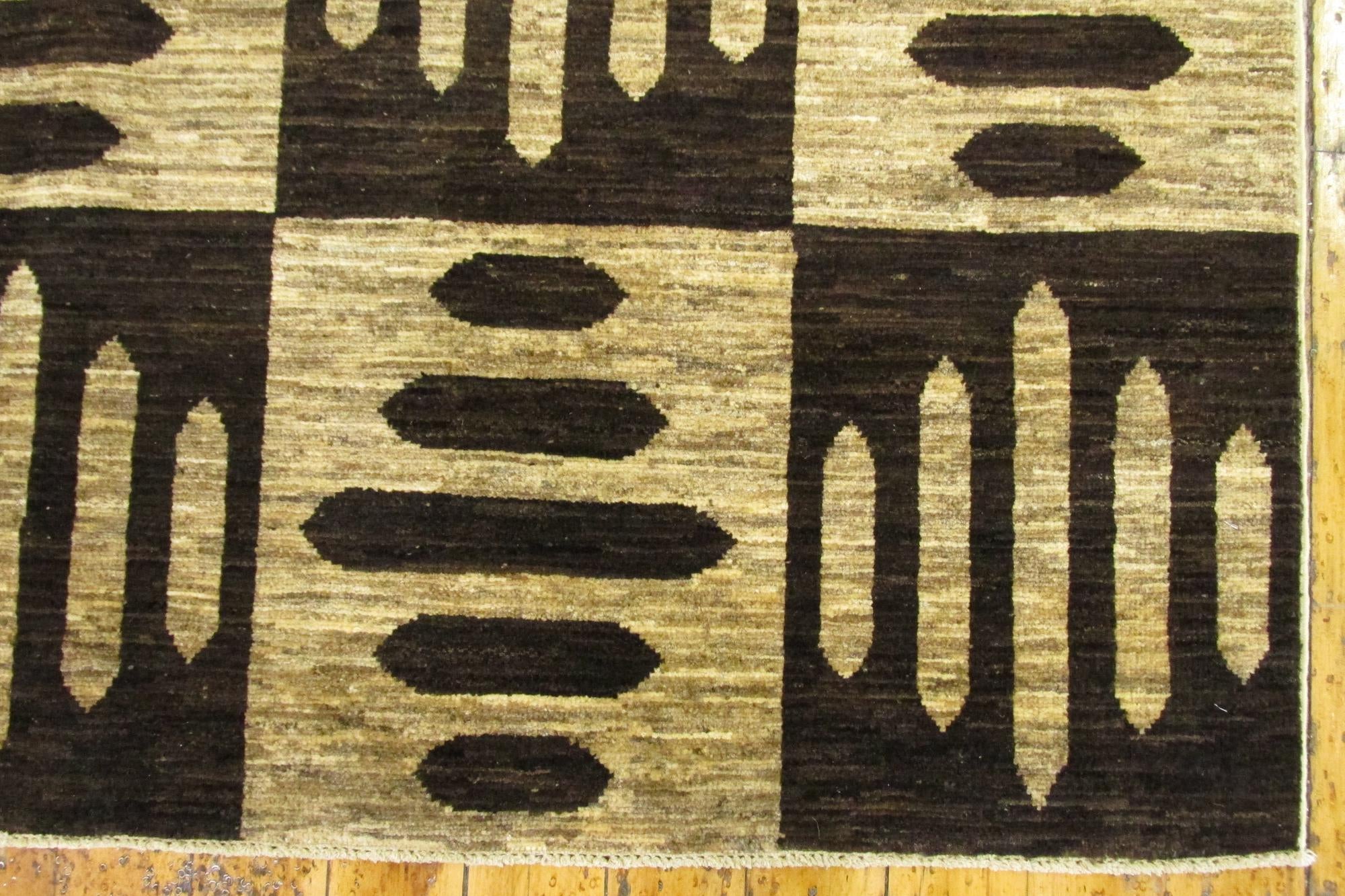 5' 8 x 7' 11 Hand Knotted Modern Ziegler Oriental Rug