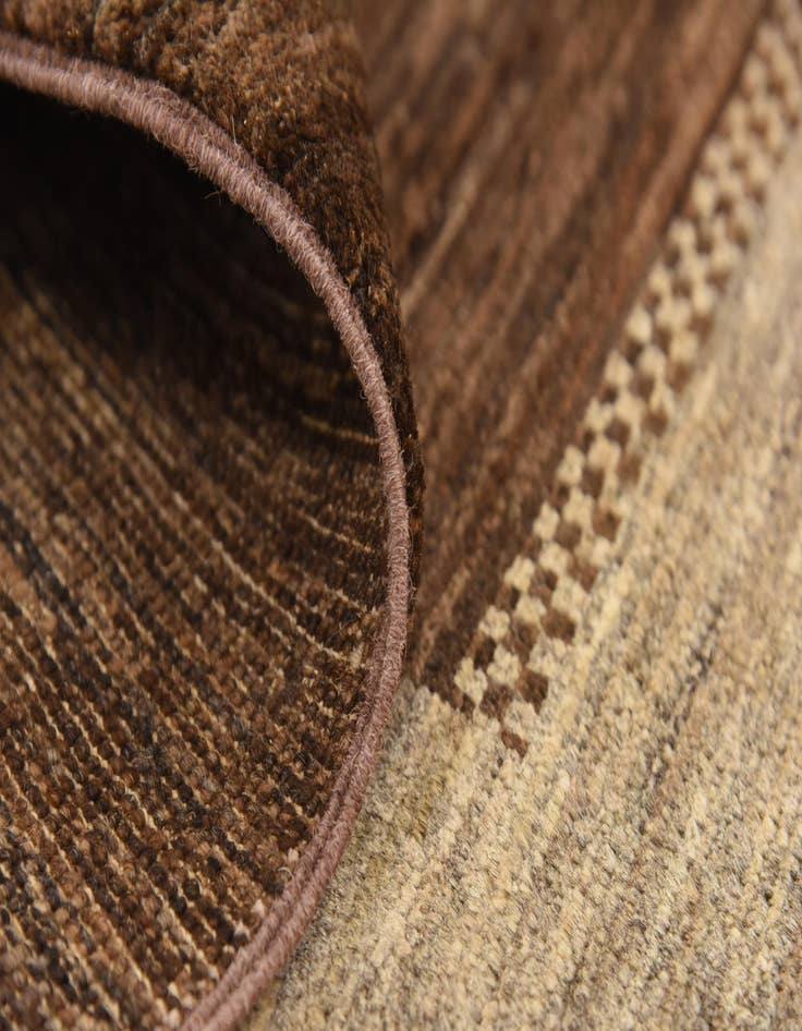 Detail image of 6' 10 x 9' 7  Hand Knotted Modern Ziegler Rug