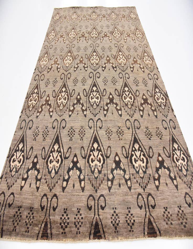 Detail image of 6' 8 x 9' 7 Hand Knotted Modern Ziegler Rug