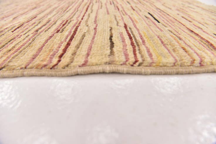 Detail image of 4' x 5' 10 Hand Knotted Modern Ziegler Rug