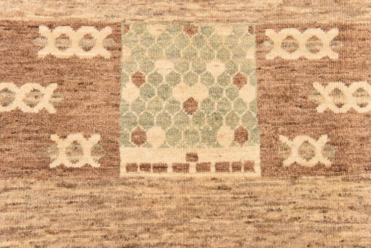 Detail image of 6' 7 x 9' 9 Hand Knotted Modern Ziegler Rug
