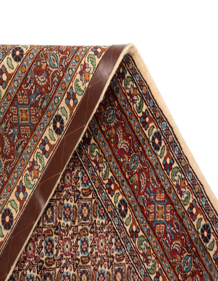 Detail image of 3' 5 x 4' 11 Mood Wool Rug