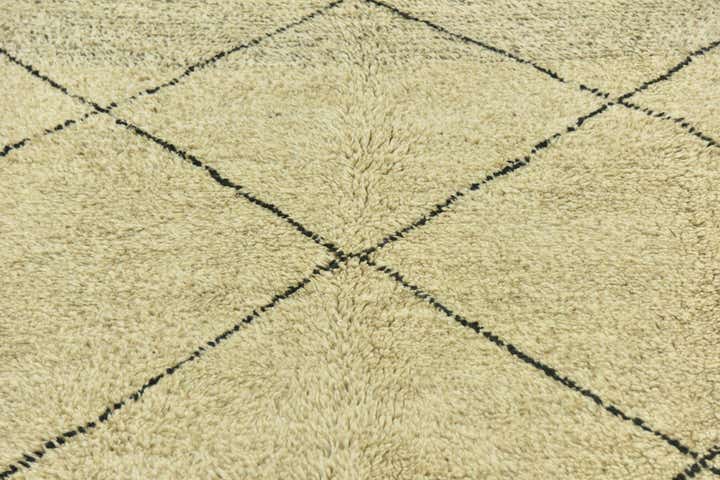 5' 8 x 7' 7 Hand Knotted Moroccan Wool Rug