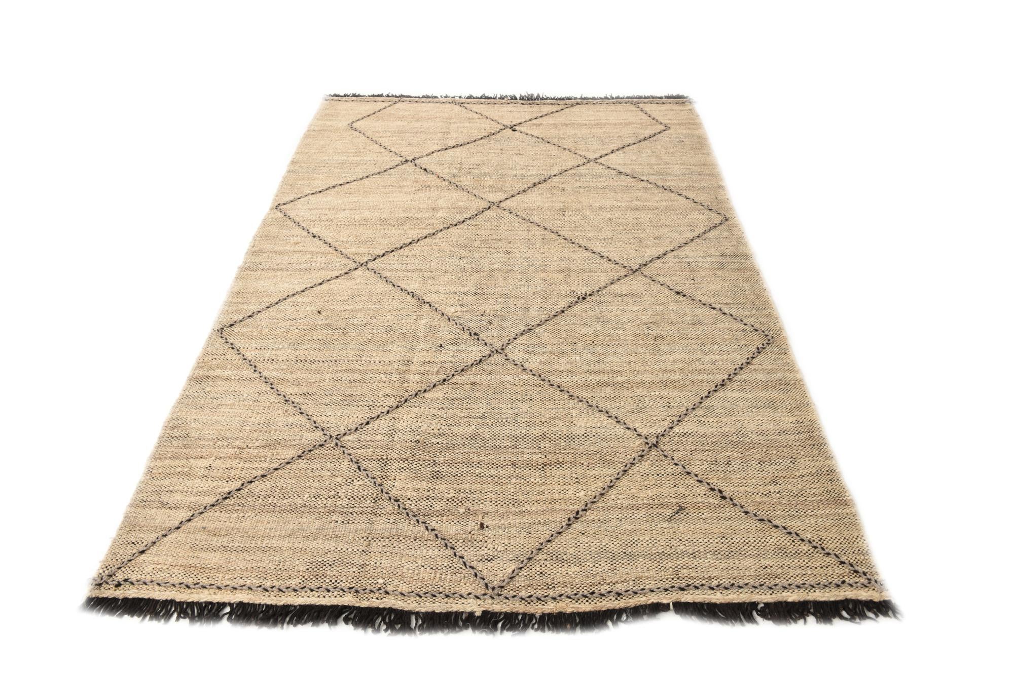 5' 9 x 8' 2 Hand Knotted Moroccan Wool Rug