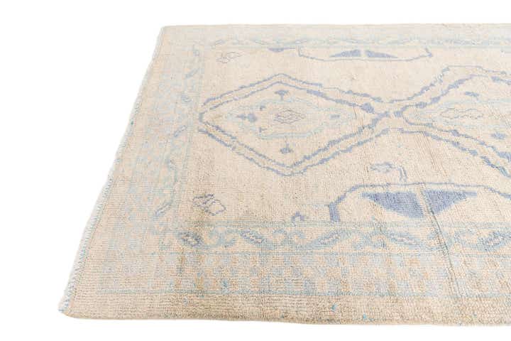 5' 8 x 8' 8 Hand Knotted Moroccan Wool Rug
