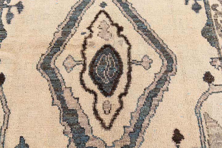 8' x 10' 4 Hand Knotted Moroccan Wool Rug