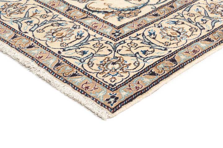 6' 4 x 10' Nain Wool Rug