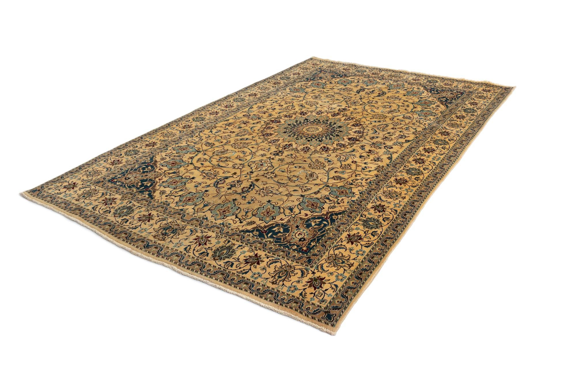 6' 5 x 10' Nain Rug