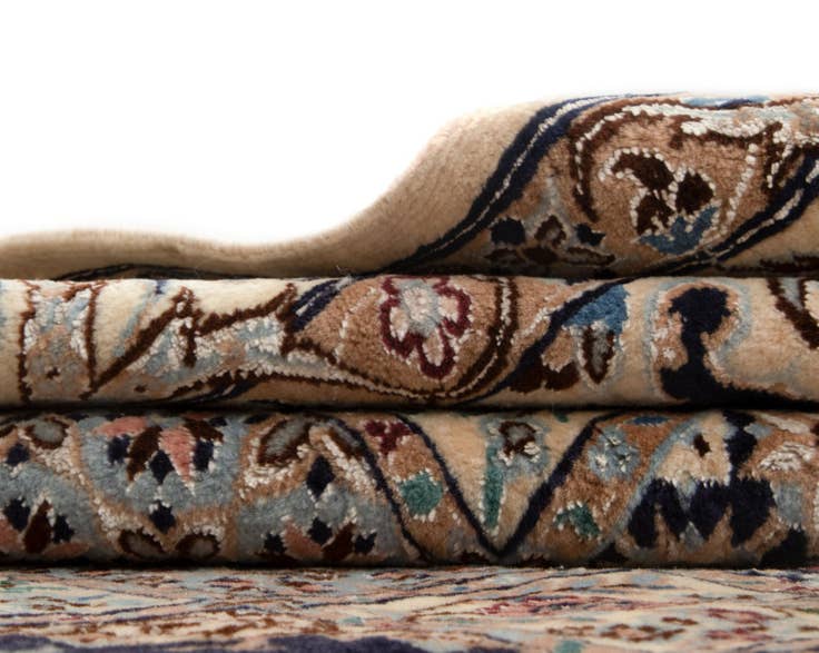 Detail image of 4' 2 x 5' 11 Hand Knotted Nain Persian Rug
