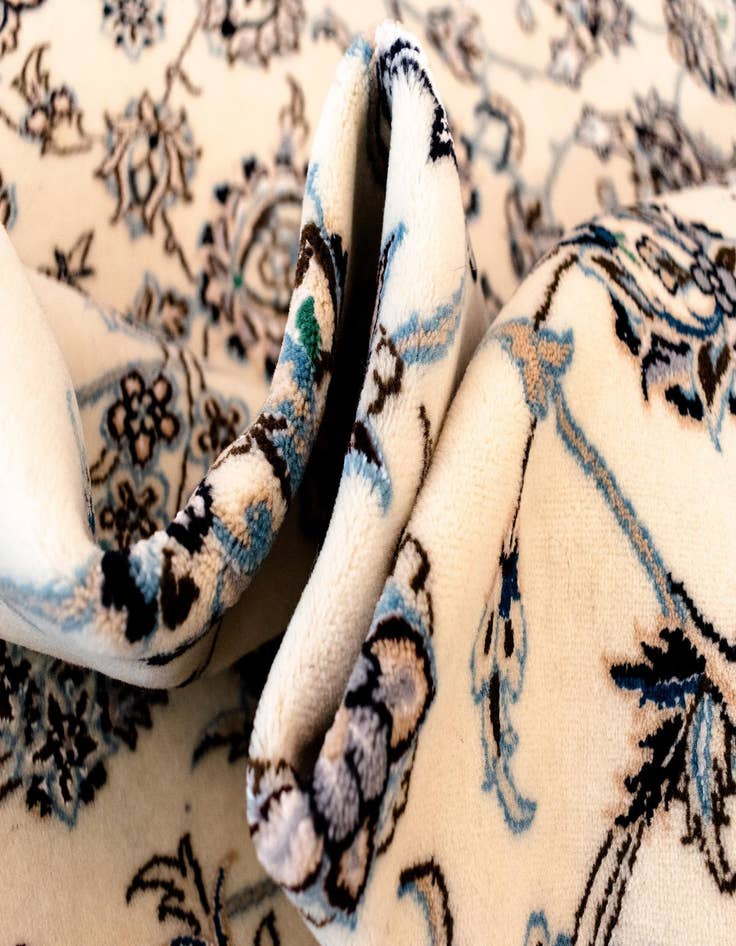 Detail image of 8' 6 x 10' 1 Nain Rug